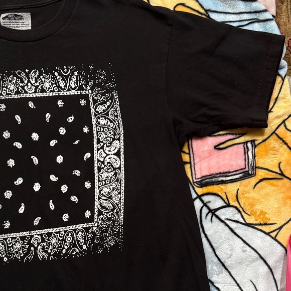 Men’s or Women’s Vans Black Bandana Print T-Shirt. Men’s L, preloved but 10/10. - Picture 8 of 10